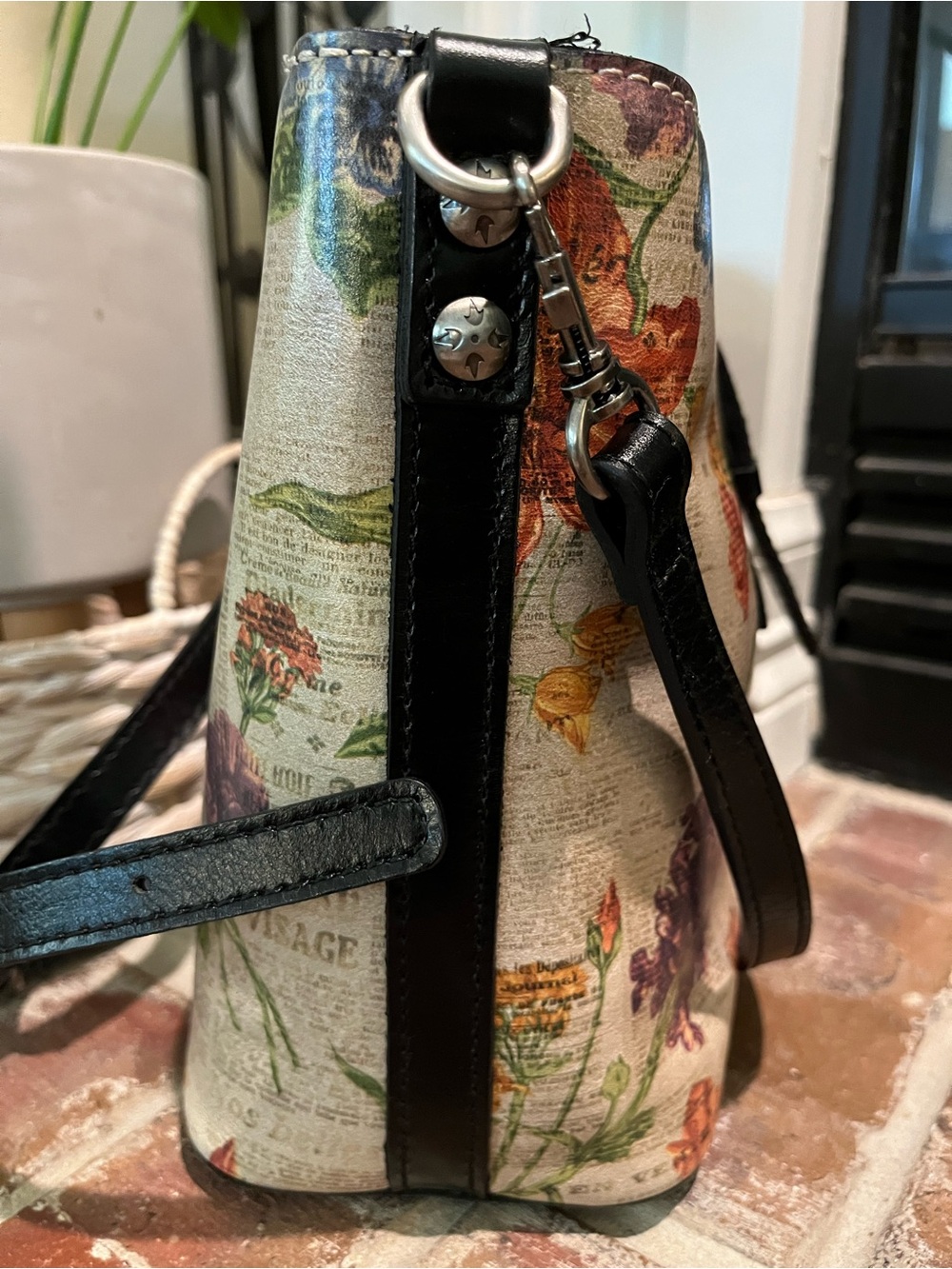 Patricia Nash Bucket Bag - Picture 4 of 7